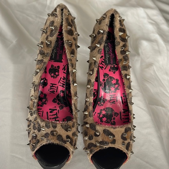 Abbey Dawn by Avril Lavine leopard print studded peep toe shoes Never worn - Picture 1 of 2